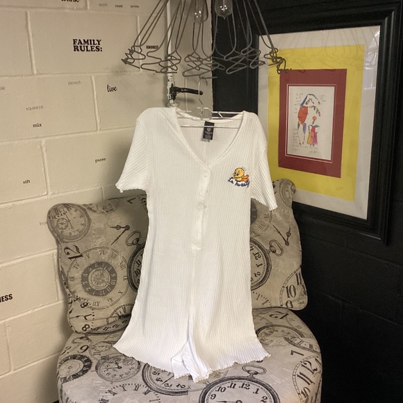 Looney Tunes TWEETY BIRD ROMPER PJ OR SHORTS. YOU CHOOSE GREAT GIFT IDEA - Picture 1 of 6